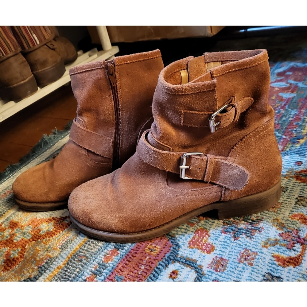 Steve Madden Buckle Detail Zip Up Ankle Booties 10